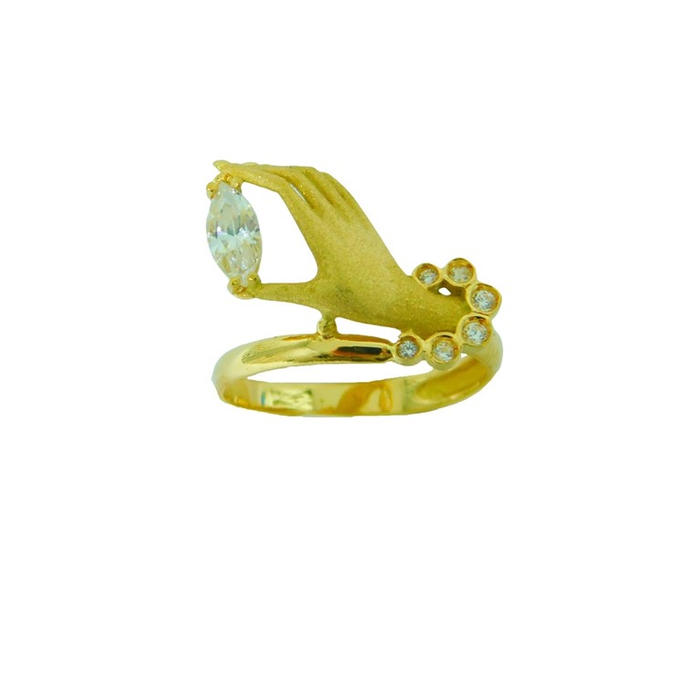 ANILLO FINO CON APLIQUE DISEÑO MANO CIRCONITAS