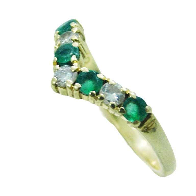ANILLO EN PICO